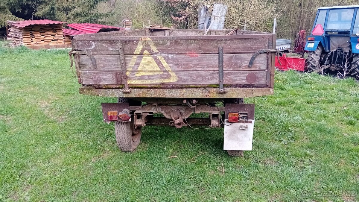 Vlečka 3,5t sklápění klikou - 5