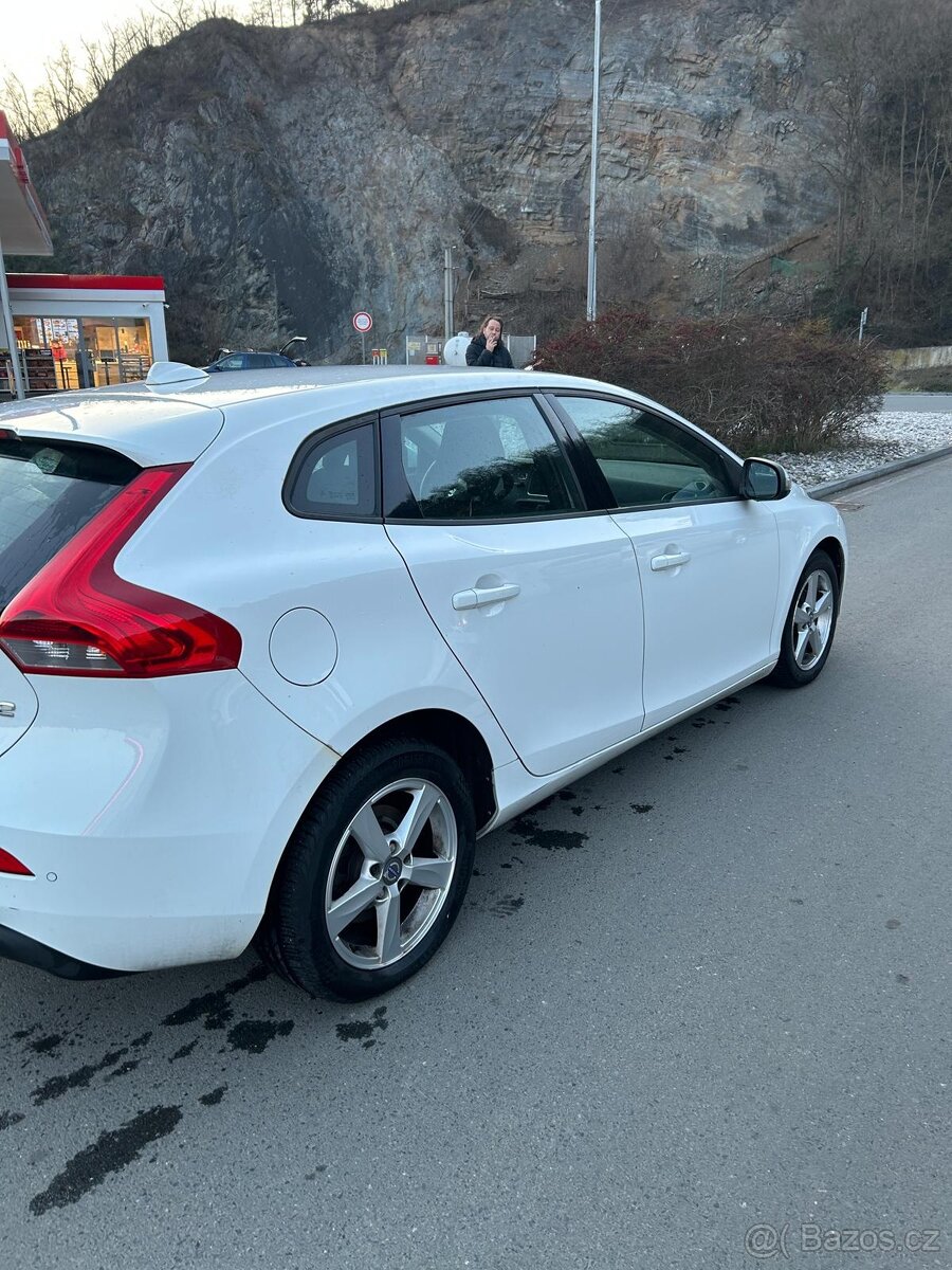 Volvo V40 D2 115 SUMMUM - 5