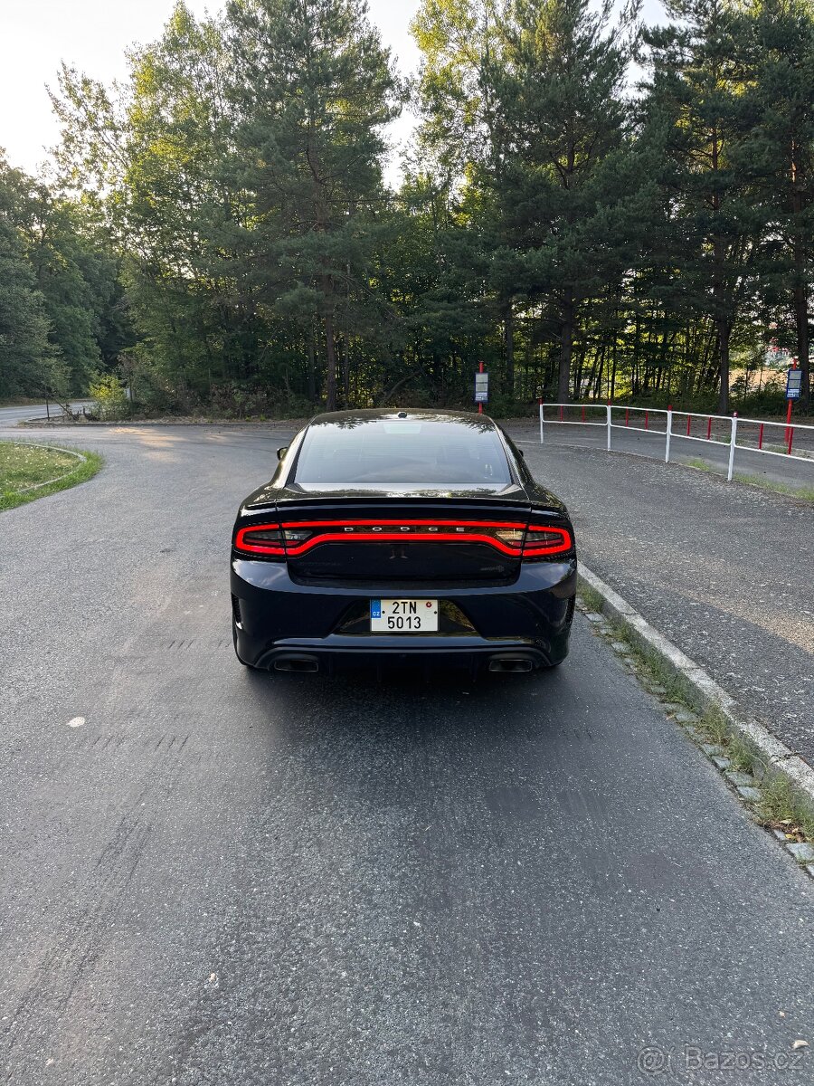 Dodge Charger 5.7 HEMI AWD - 5