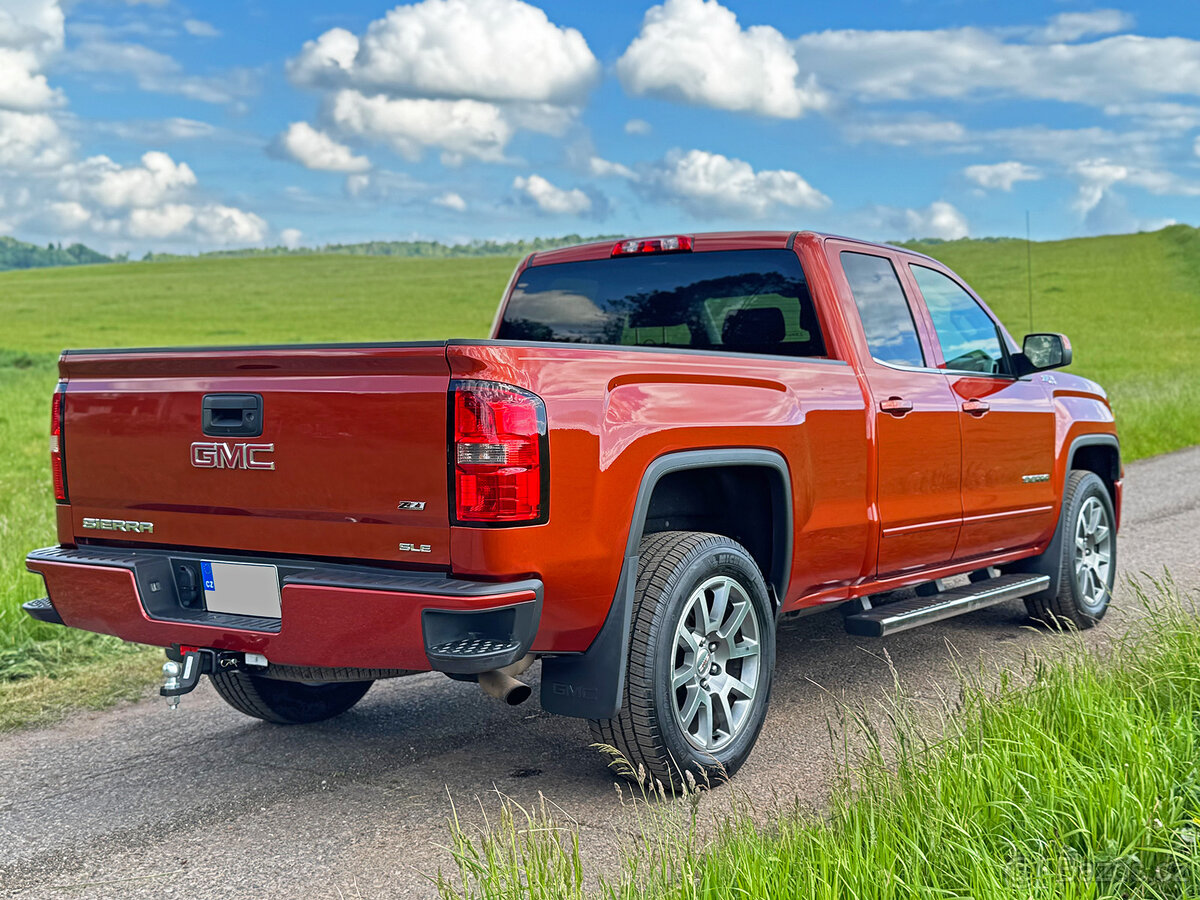 GMC SIERRA K1500 Z71 - 5.3 V8 4x4 360HP - EXKLUZIVNÍ