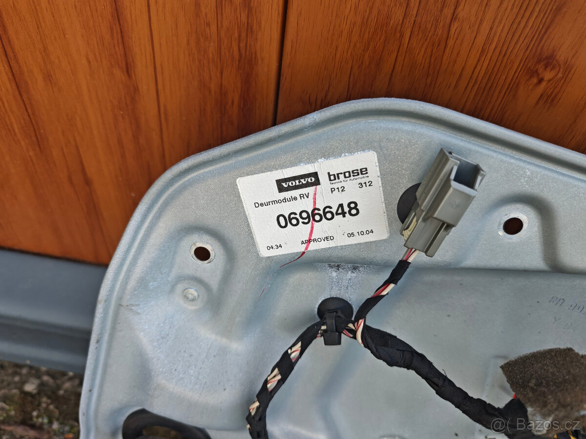 přední stahovačky Volvo V50 - 5