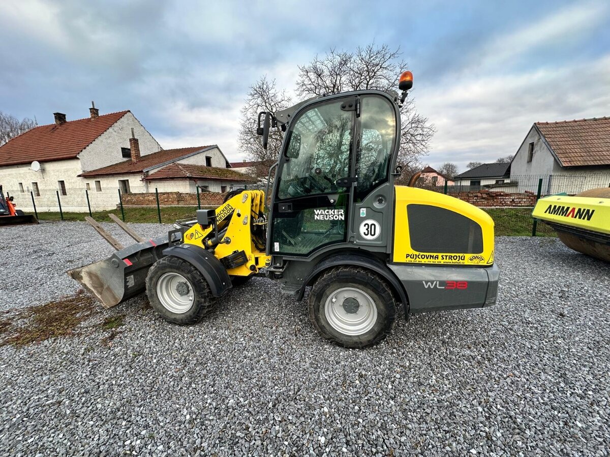 nakladač WACKER NEUSON WL38 - 5
