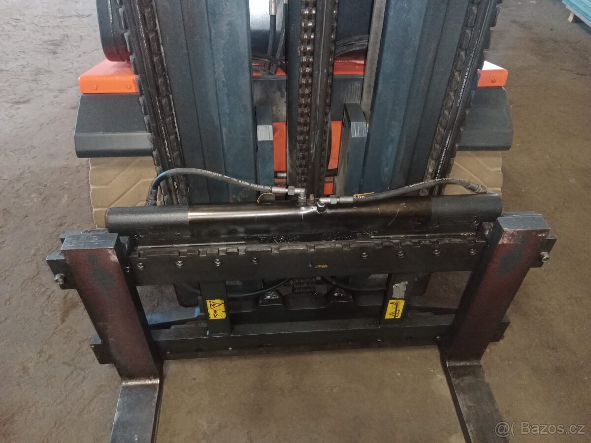 LINDE E40P-02 triplex, boční posuv AKU - 5