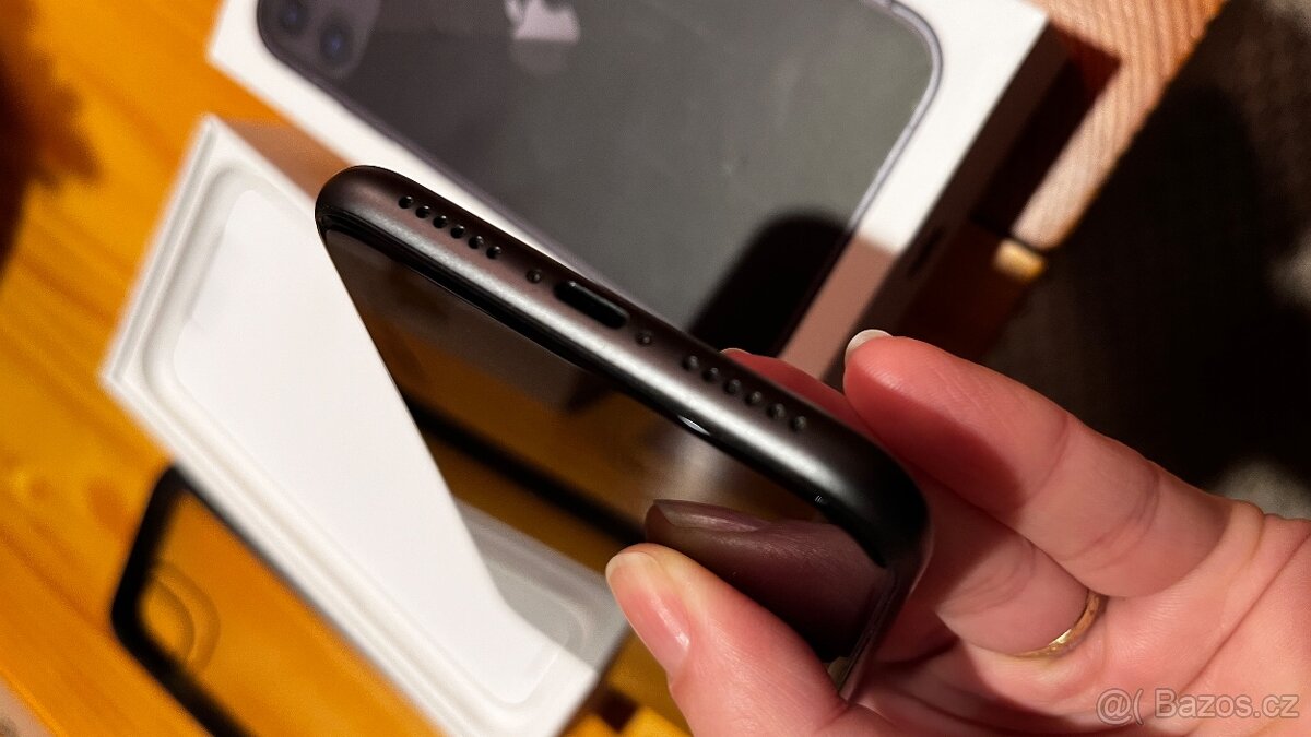 Prodám černý iPhone 11 64GB - top stav - 5