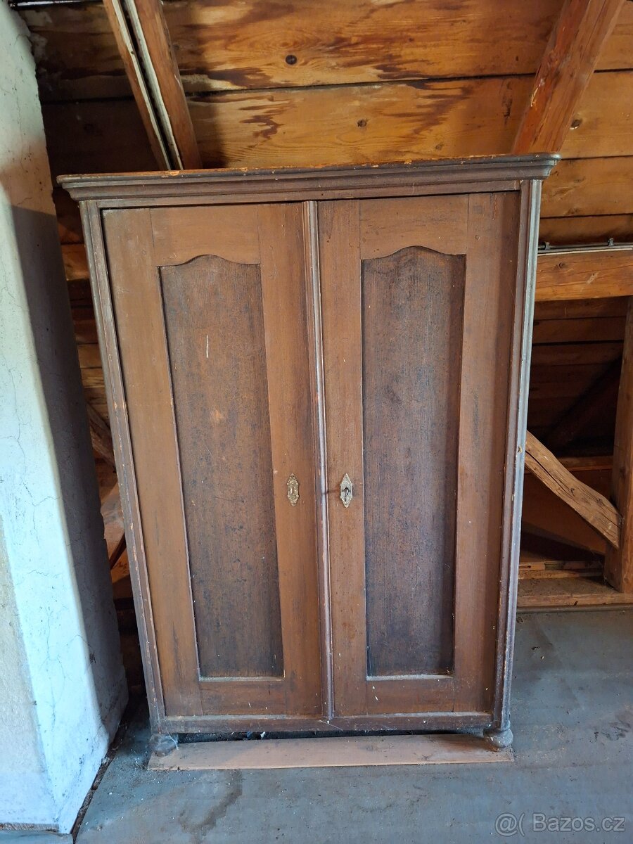 Starožitné skříně - 5