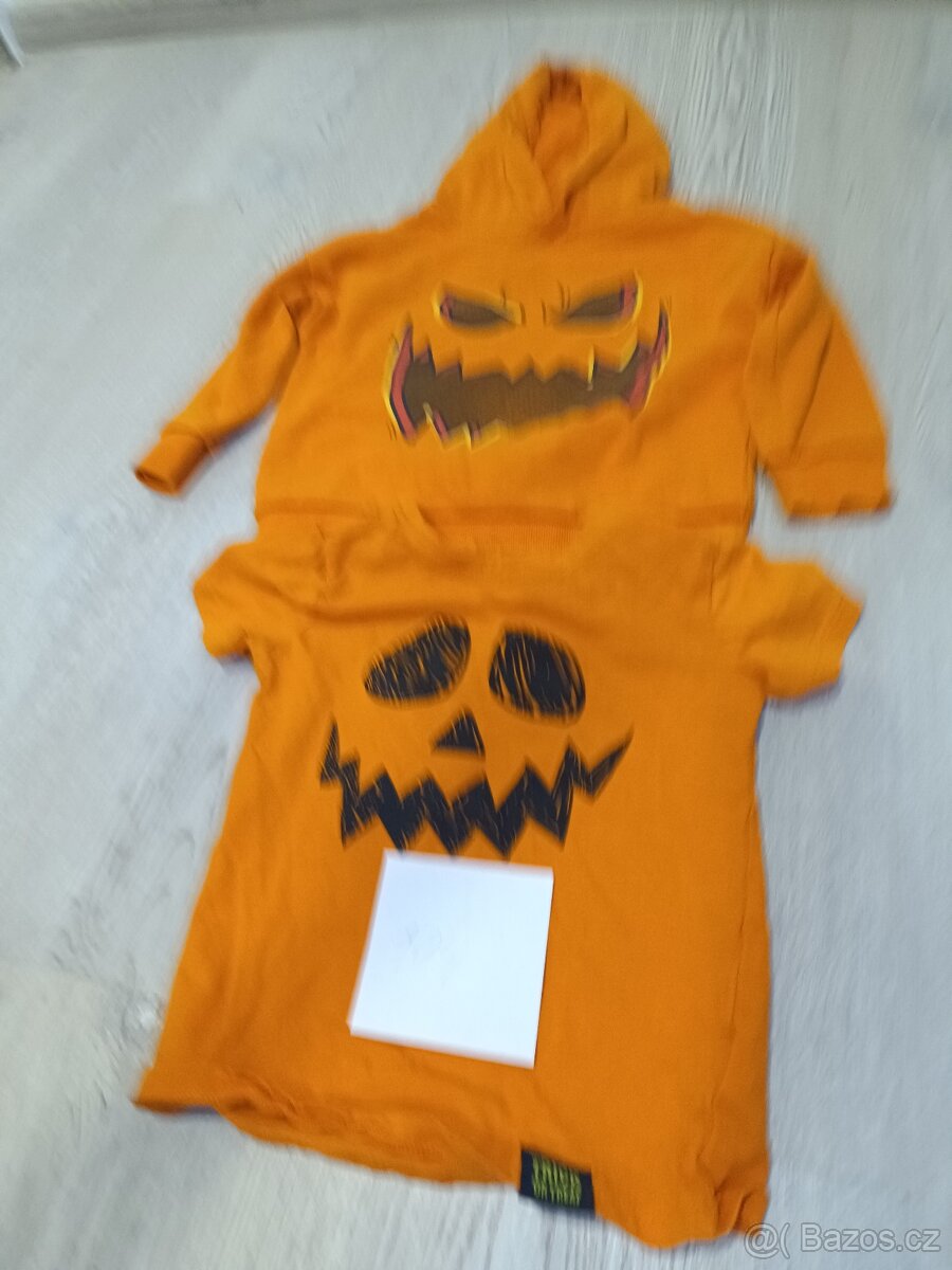 Oblečení a hračky - 5