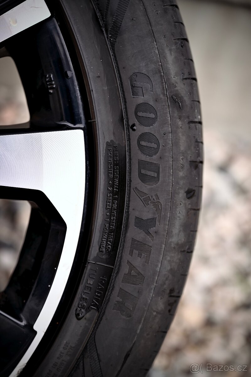 Letní kola na Toyota Yaris Cross - 5