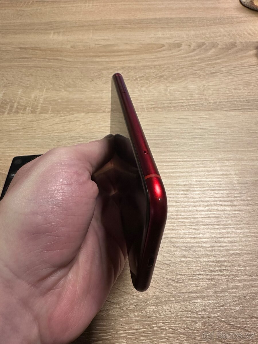 Prodám iPhone XR 64 GB red edice - 5