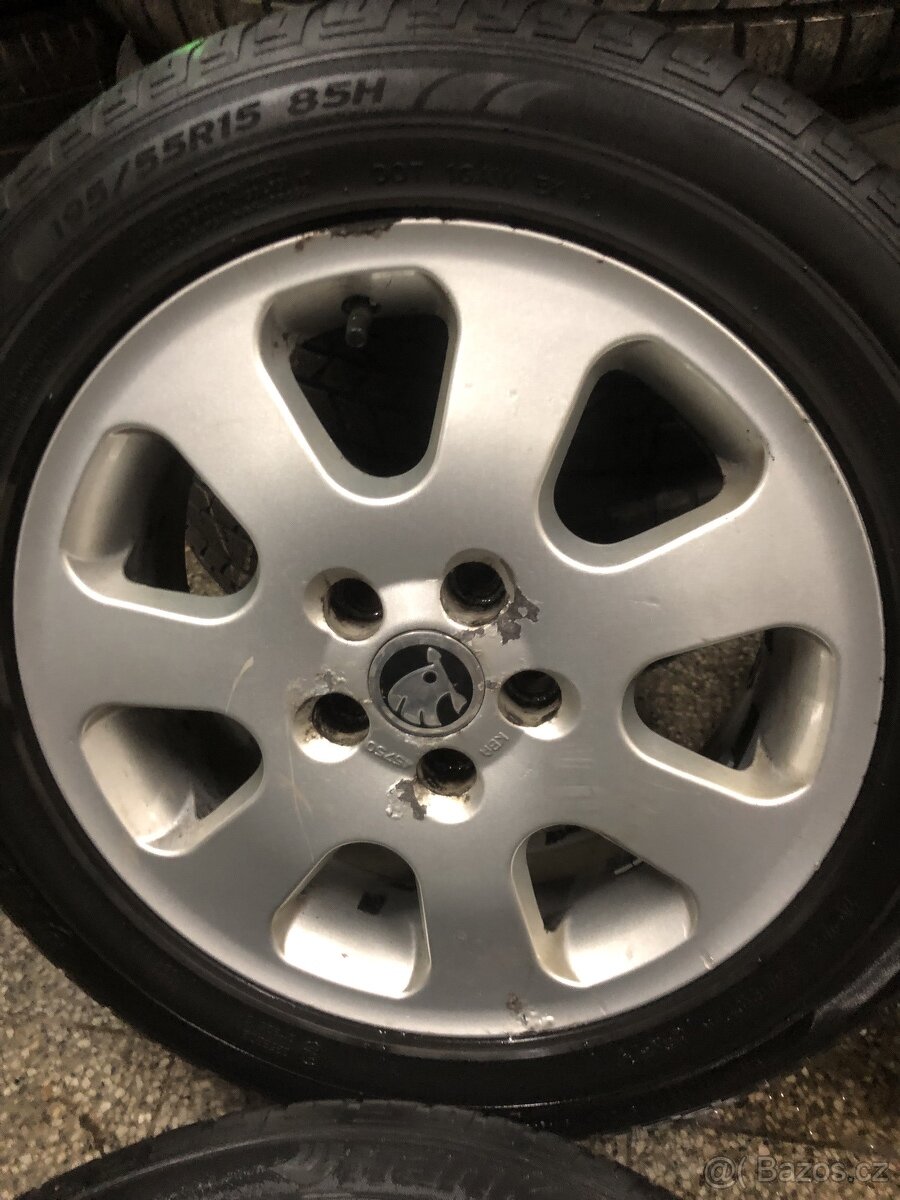 Alu kola r15” 5x100 Škoda č.13 - 5