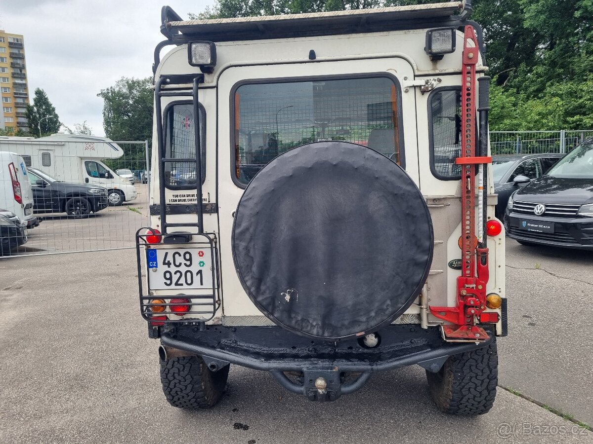 Land Rover Defender 90 TD5 2002/90KW/ČR/2MAJ