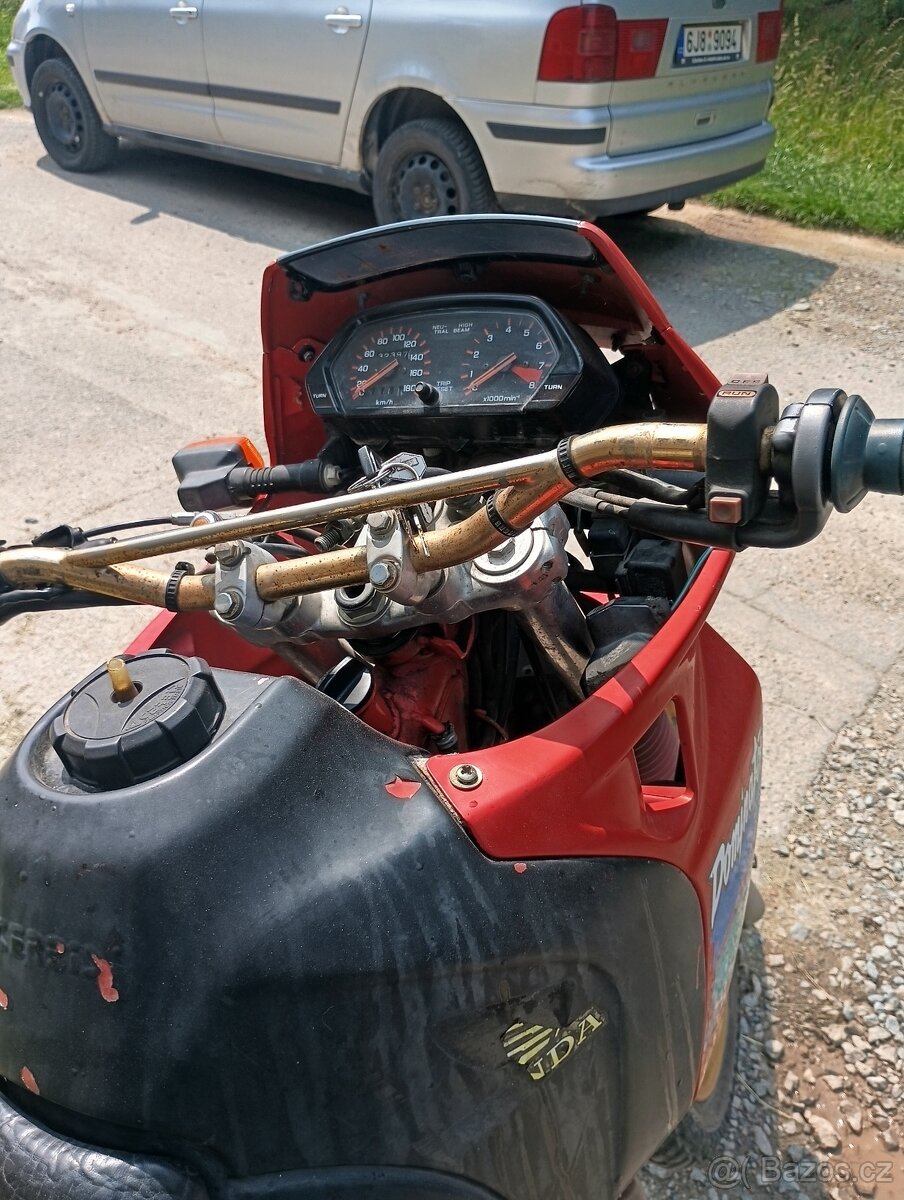 Honda dominator