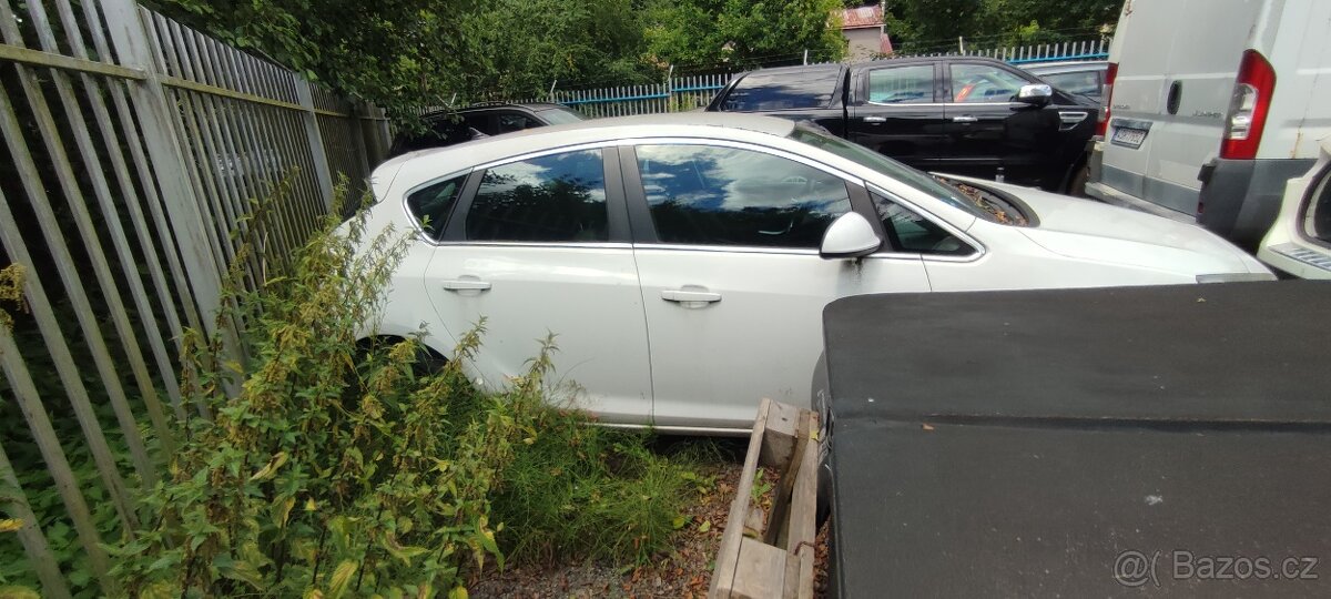 Opel Astra J 1.3 cdti rok 2012 náhradní dily - 5