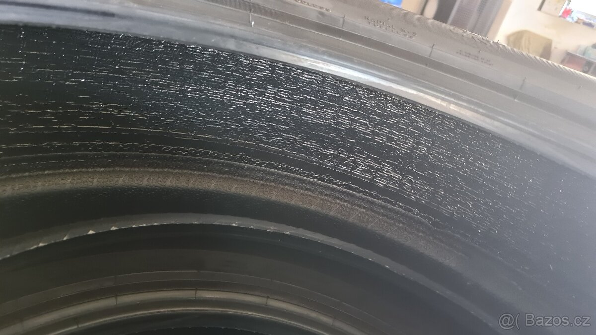 Zimní pneu kola 215 65 17 Pirelli zánovní 4 kusy - 5