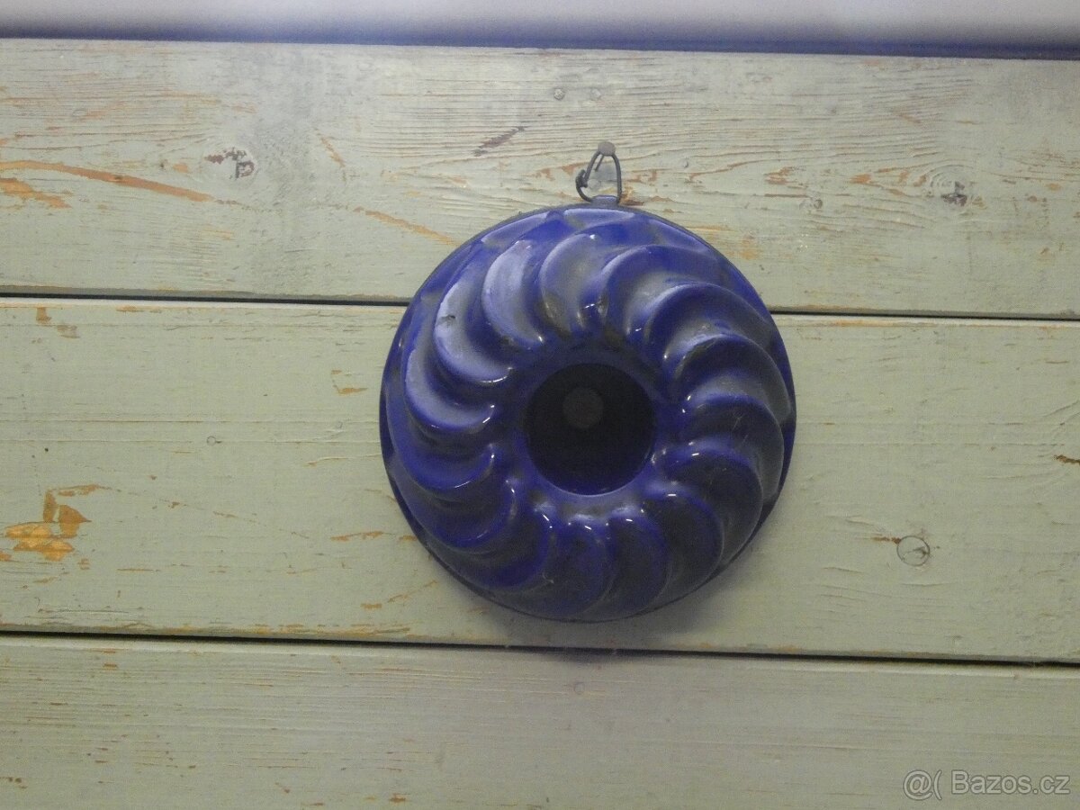 Modrá smaltovaná bábovka - 5