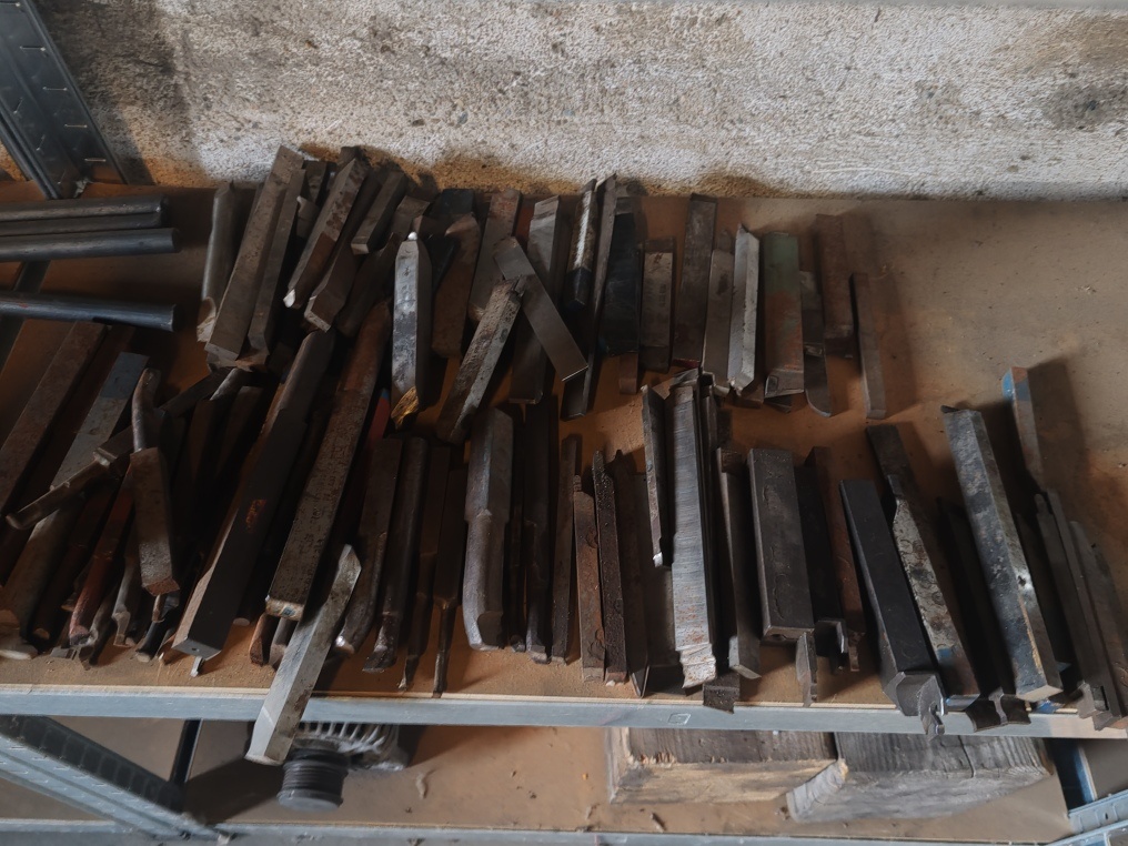 Prodám soustruh na kov TOS Trenčín SV18R - 5