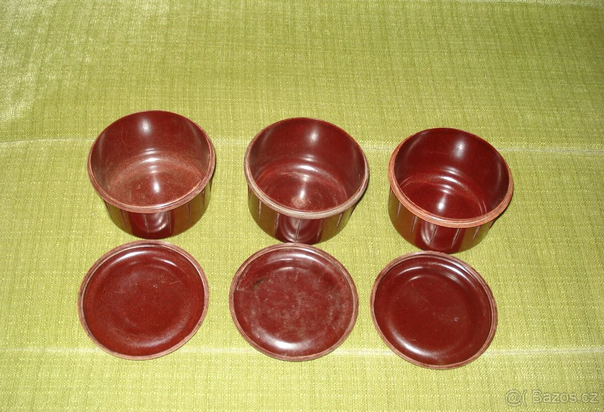 Staré bakelitové krabičky BISAVON - 5