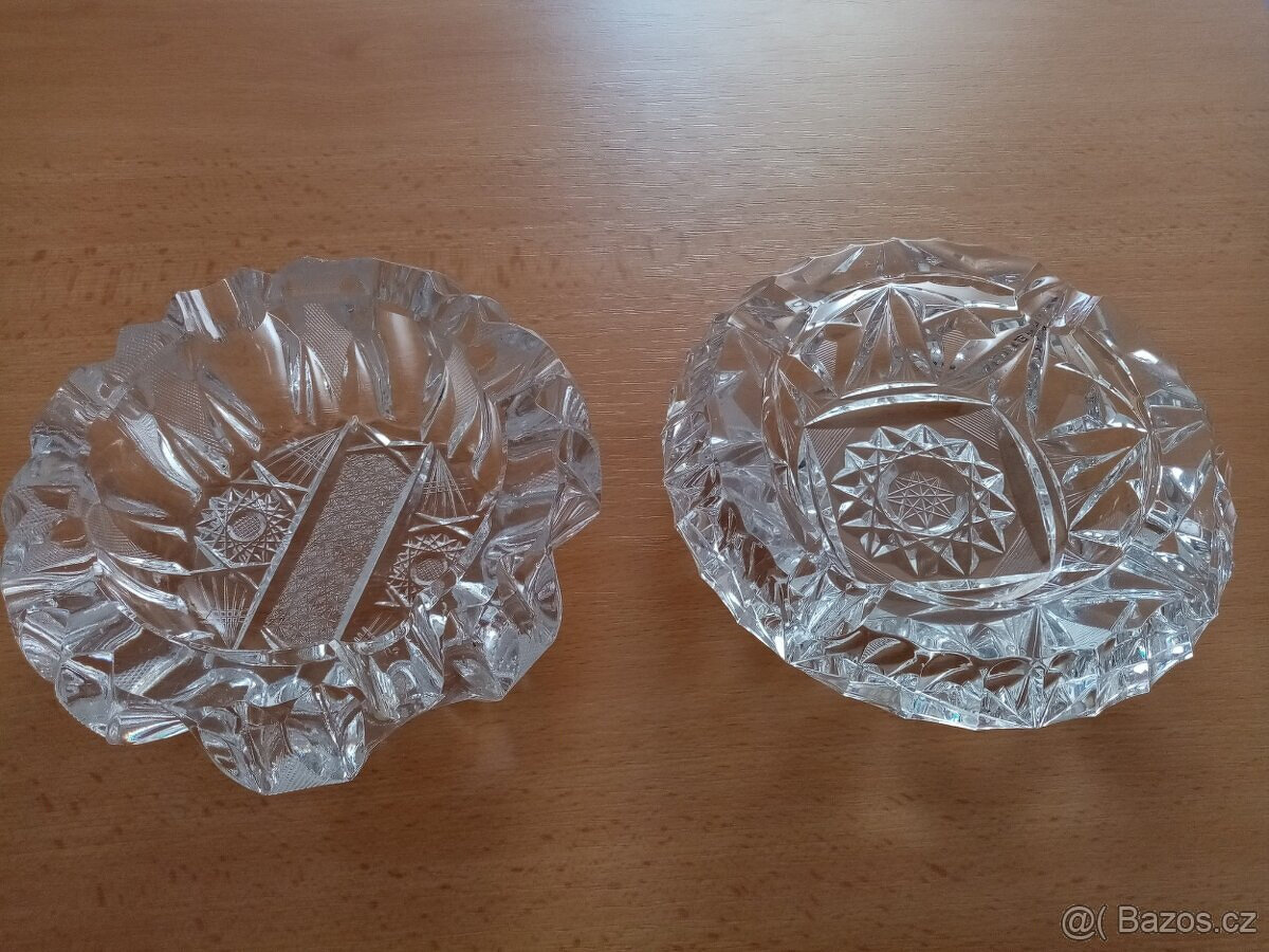 Popelníky z masívního broušeného skla - 5