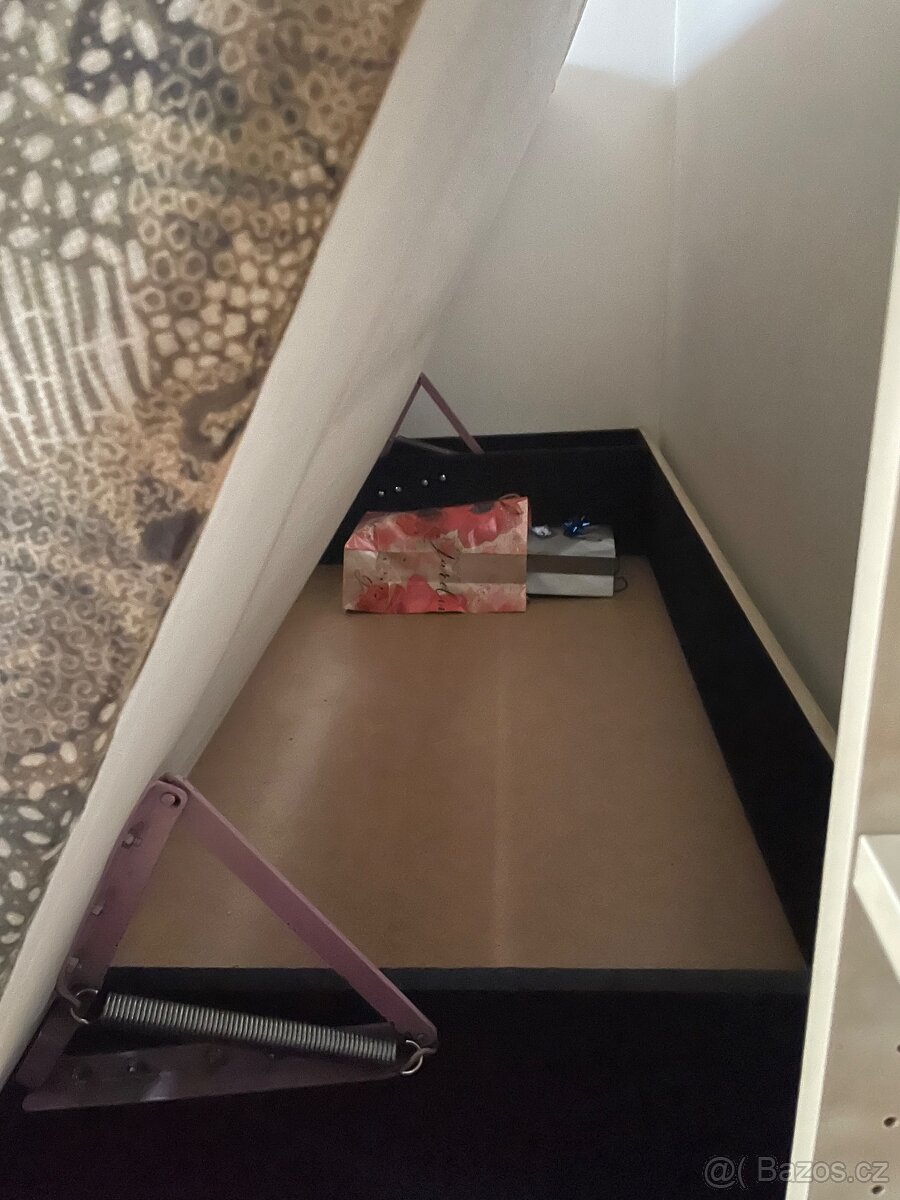 Valenda s úložným prostorem - 5