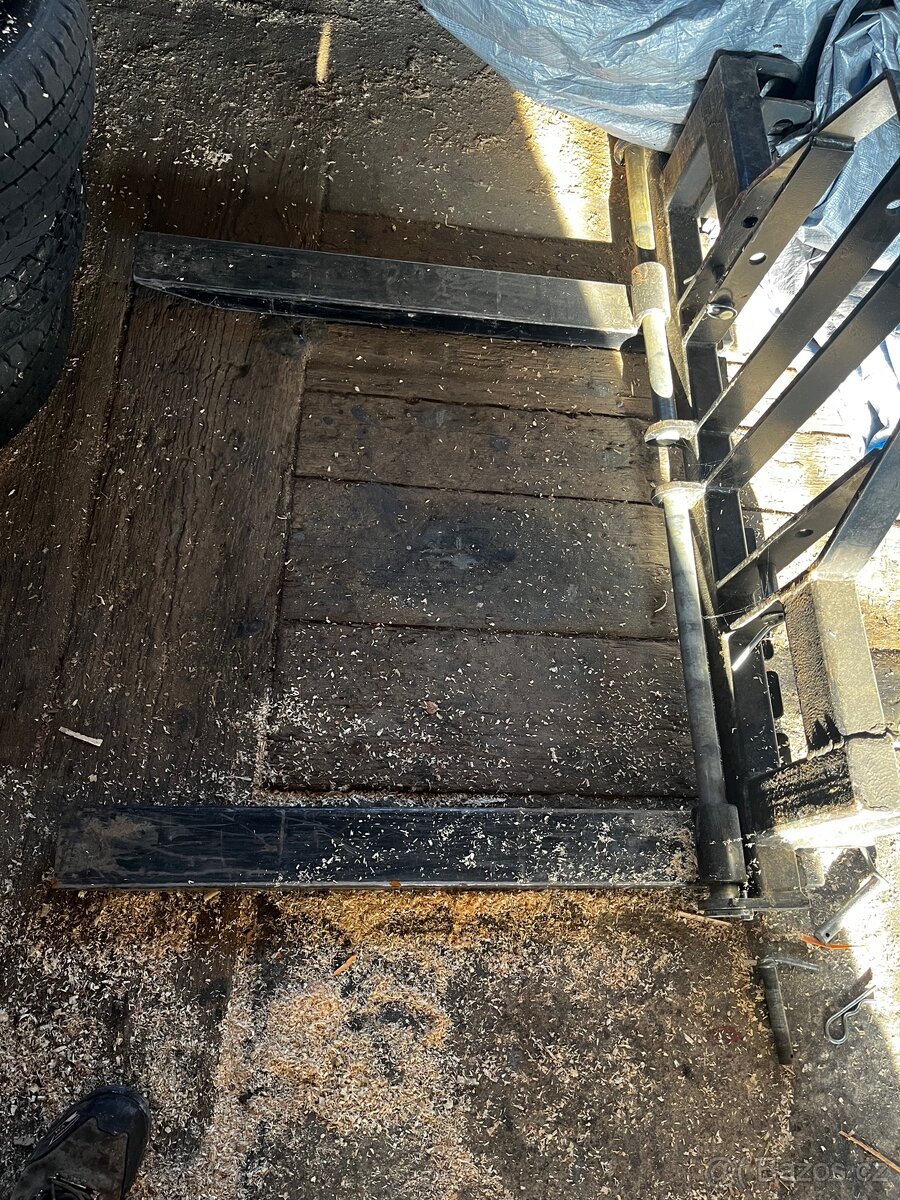 Malotraktor Iseki s čelním nakladačem - 5