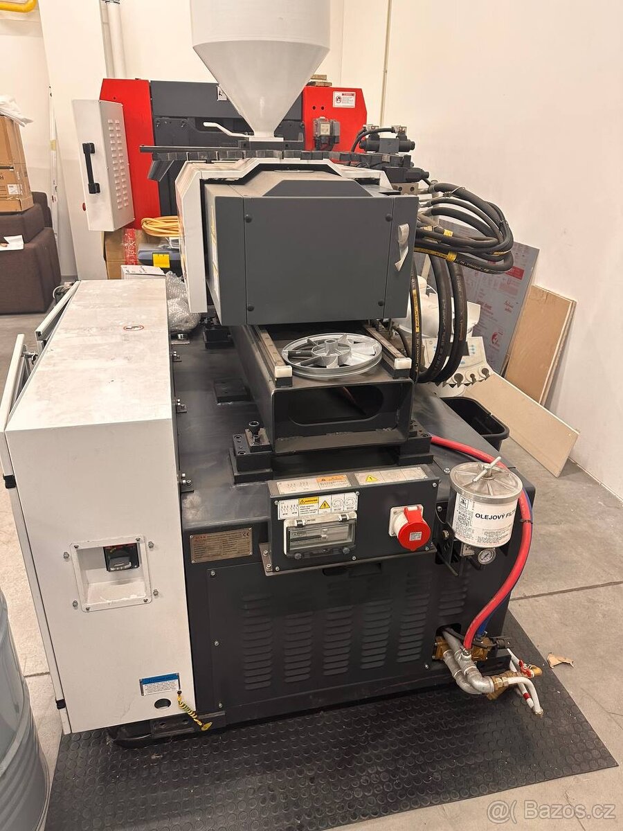 Vstřikovací lis na plasty BOLE IMM BLEKS230/C860 Nový - 5