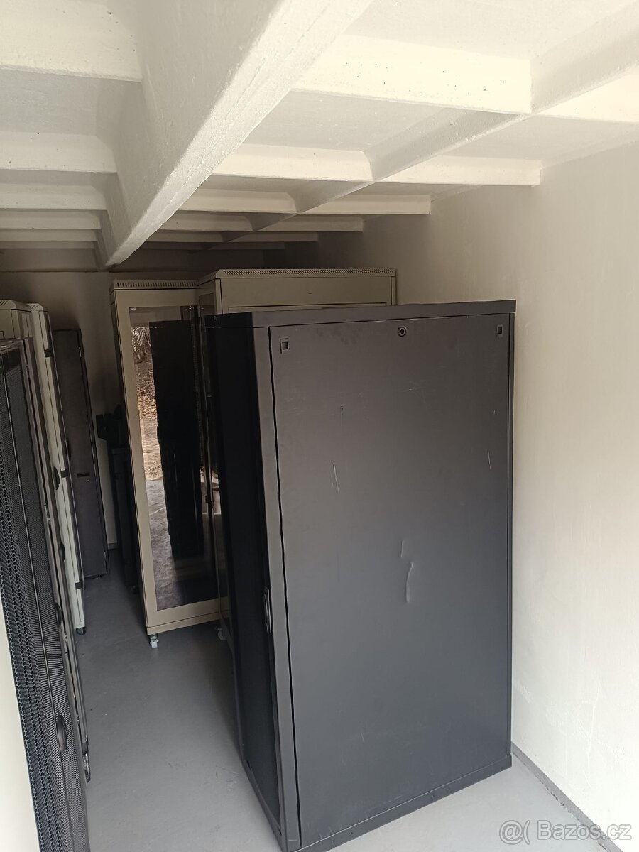 rozvaděč, rack, serverová skříň - 5
