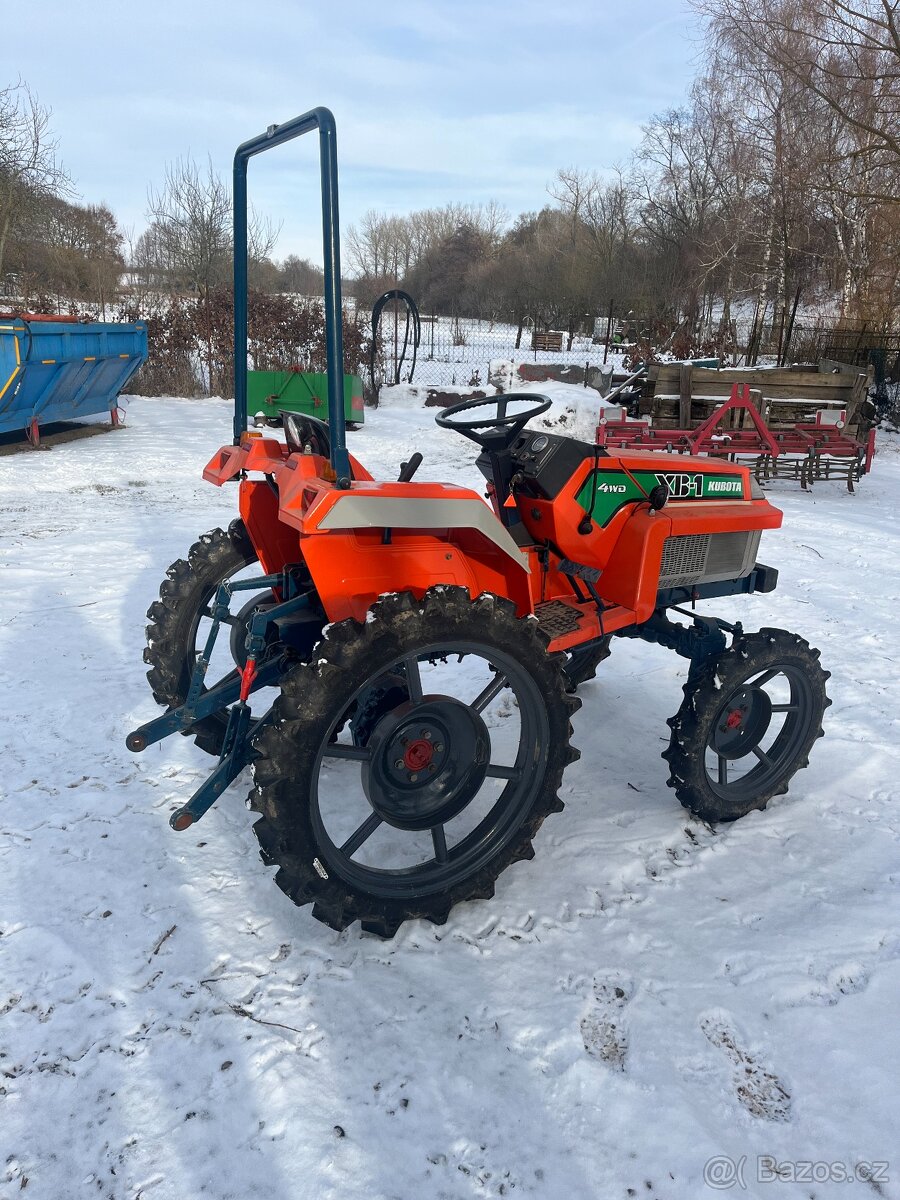 Prodám malotraktor Kubota xb1, 4x4 - 5