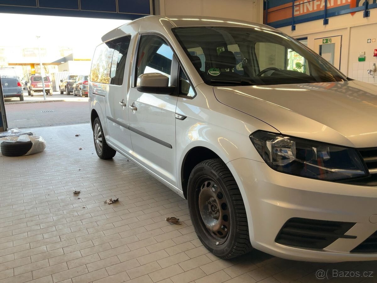 VW Caddy Maxi 2.0TDI 7.míst,tažné,serviska,2015 - 5