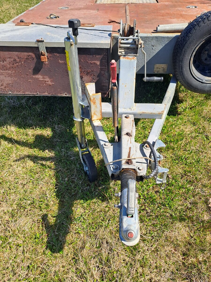 Ptatak,2500kg, STK platná.