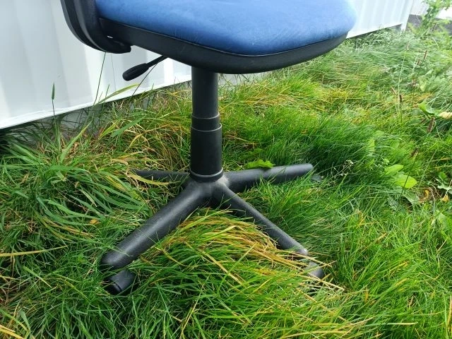 Kancelářské KŘESLO k psacímu stolu s područkami a kolečky - 5