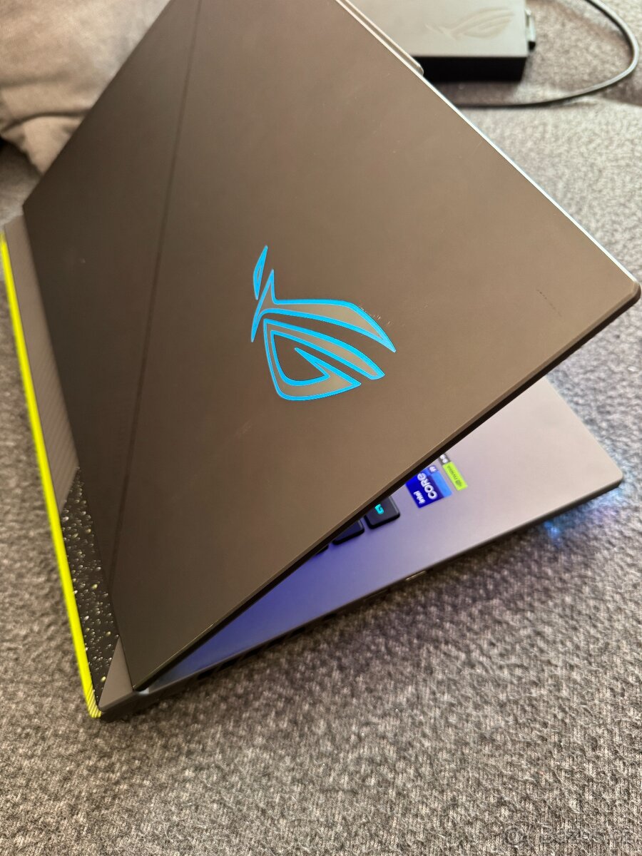 Asus ROG Strix G16 G614J - 5