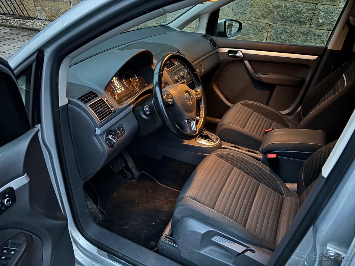 Volkswagen Touran - 5