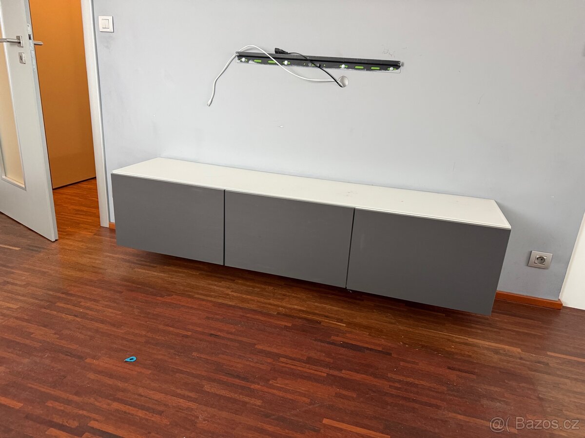 Skřínka pod TV - 5