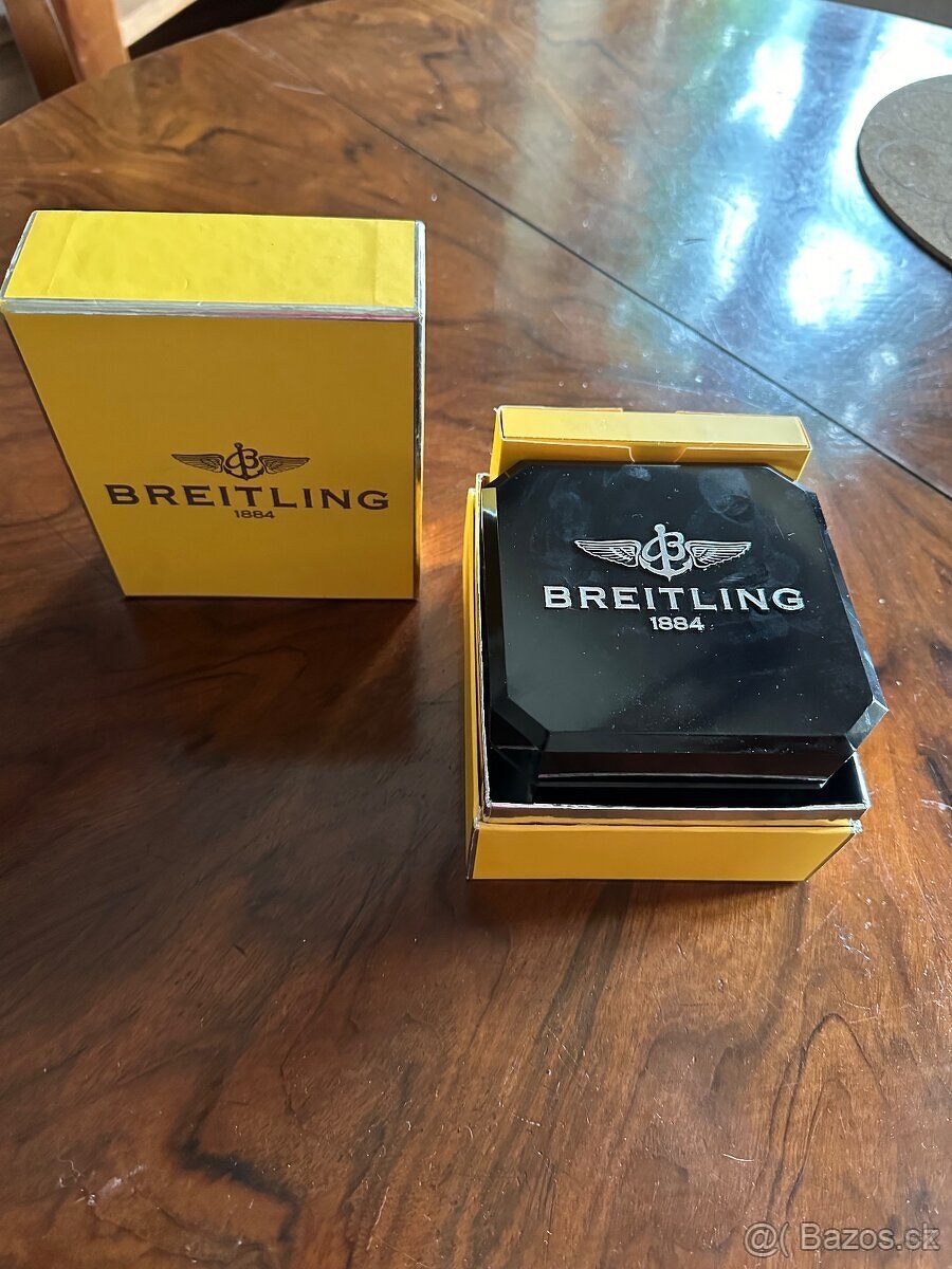 Breitling Navitimer World - 5