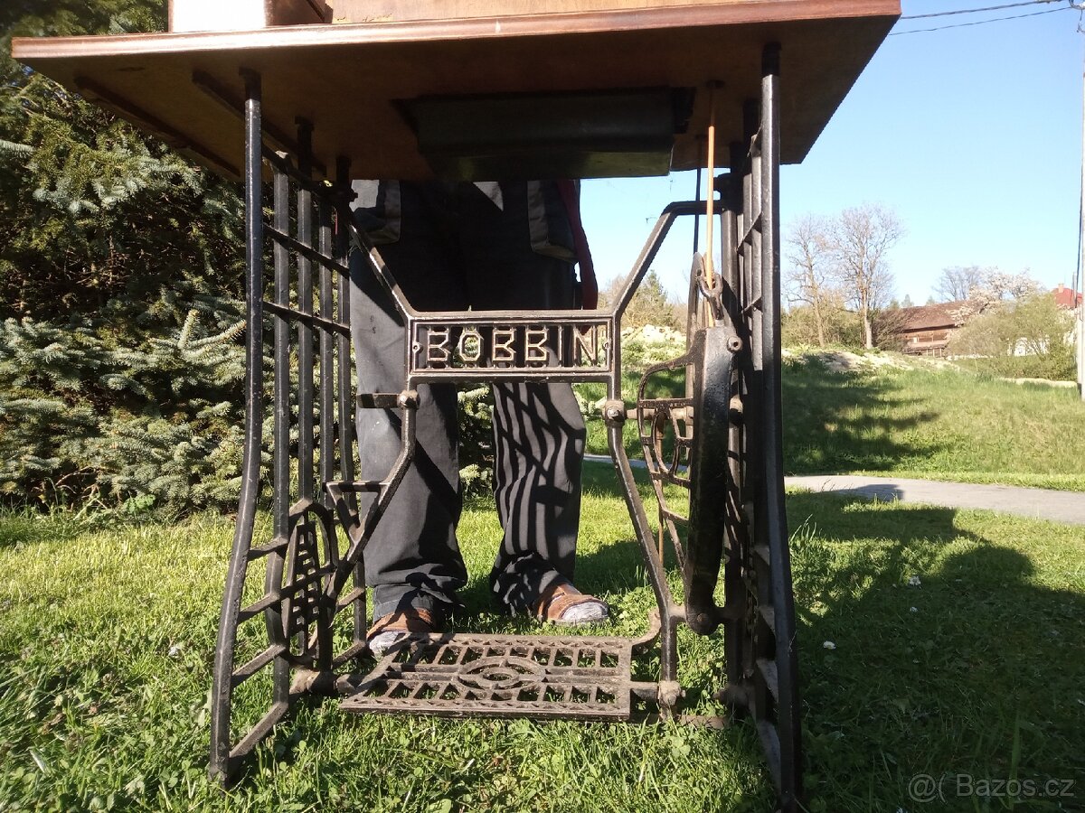 šicí stroj Bobbin - 5