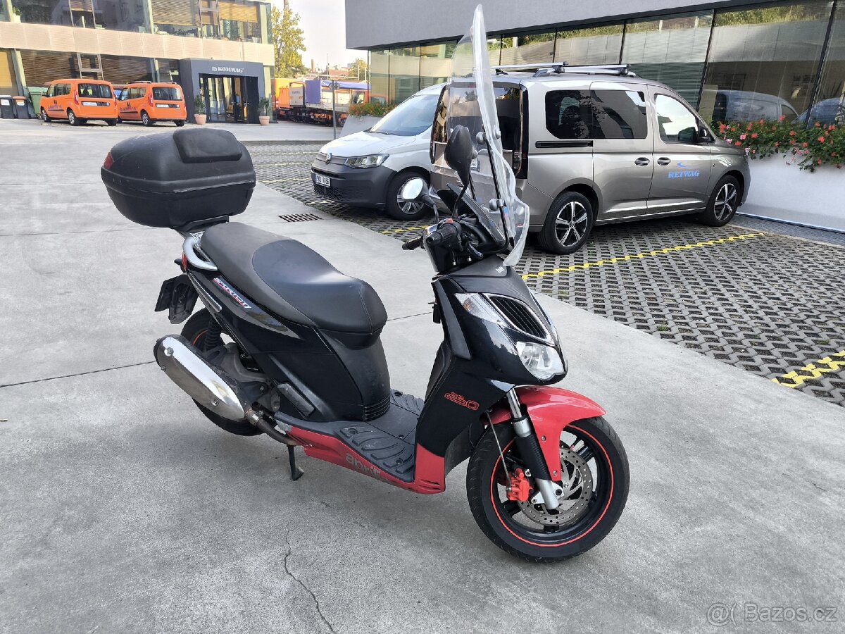 Aprilia Spotrcity 250 ie - 5