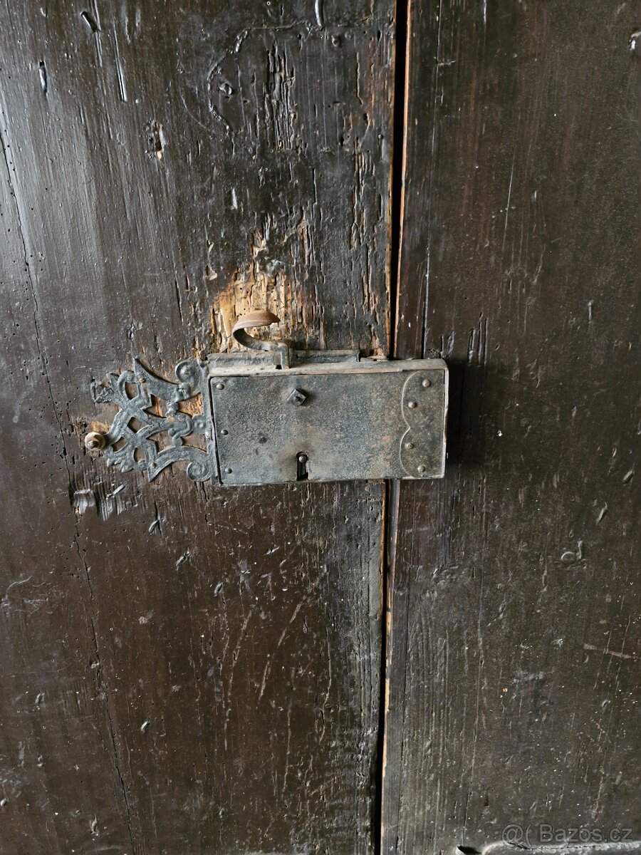 Historické staré dveře - 5