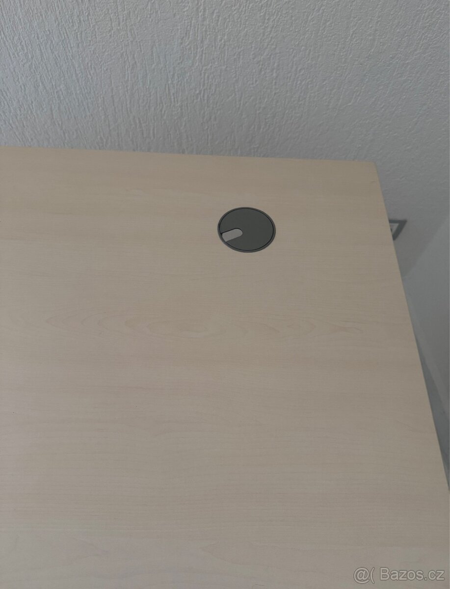 Kancelářský stůl - 5