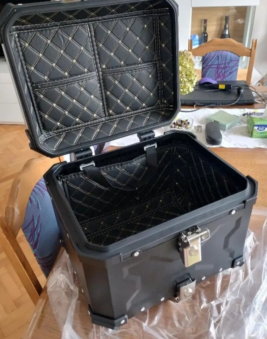nový motokufr 45 l - na jednu velkou přilbu