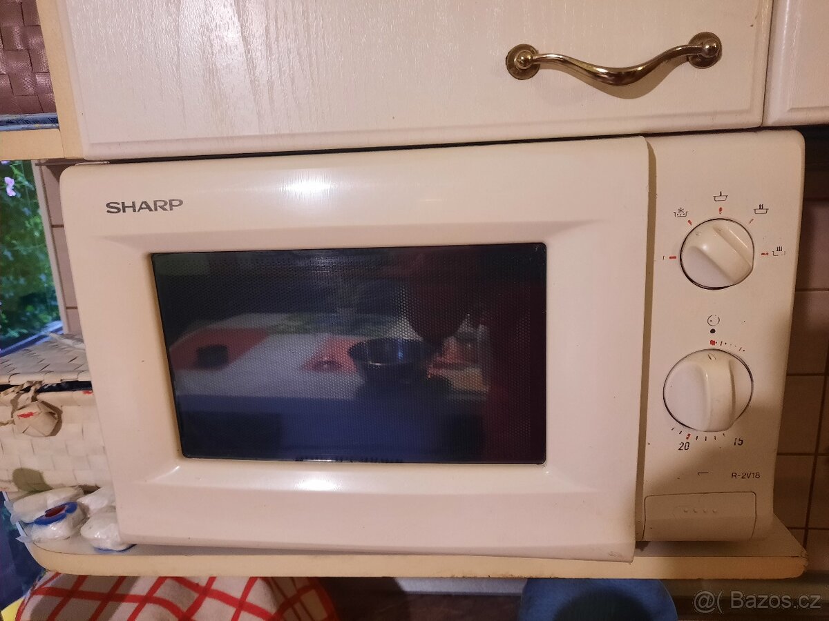 Kuchyňská linka plus spotřebiče - 5