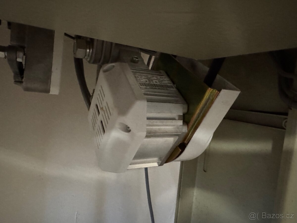 Šicí průmyslový stroj Minerva se servomotorem - 5