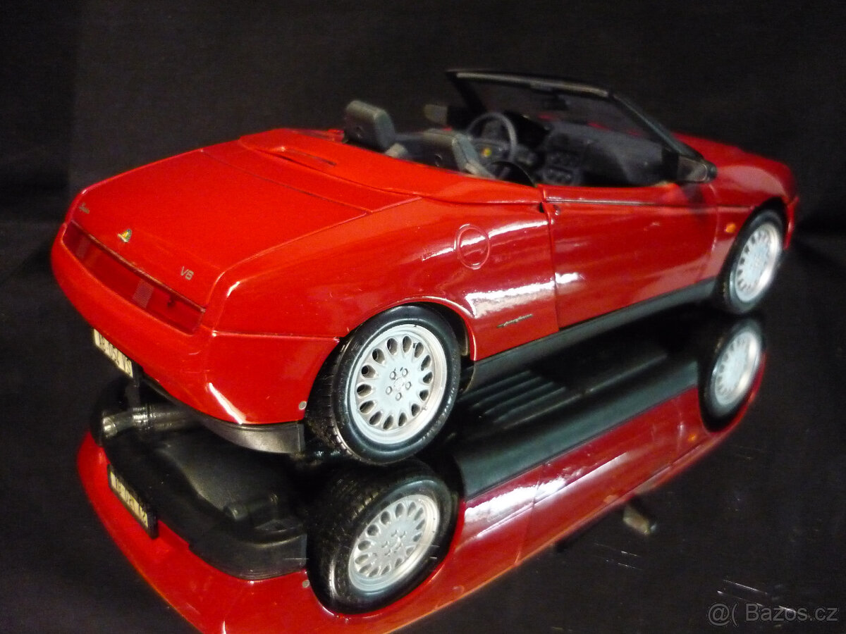 Alfa Romeo V6 Spider Maisto 1/18 - 5