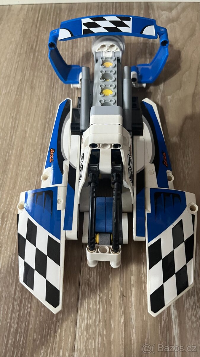 LEGO® TECHNIC 42045 Závodní hydroplán 2v1 - 5