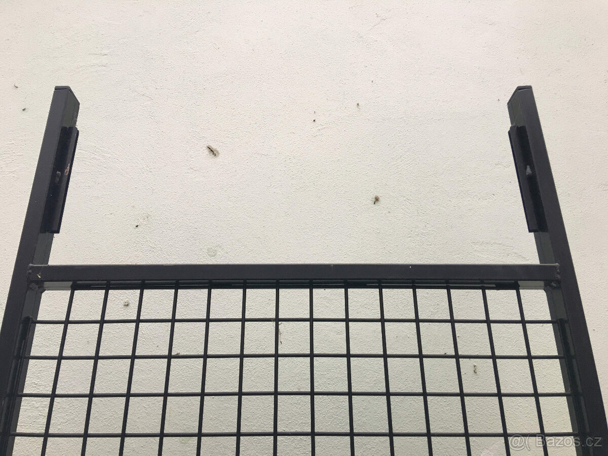 Prodejní stojan kovový - síť s háčky - 5