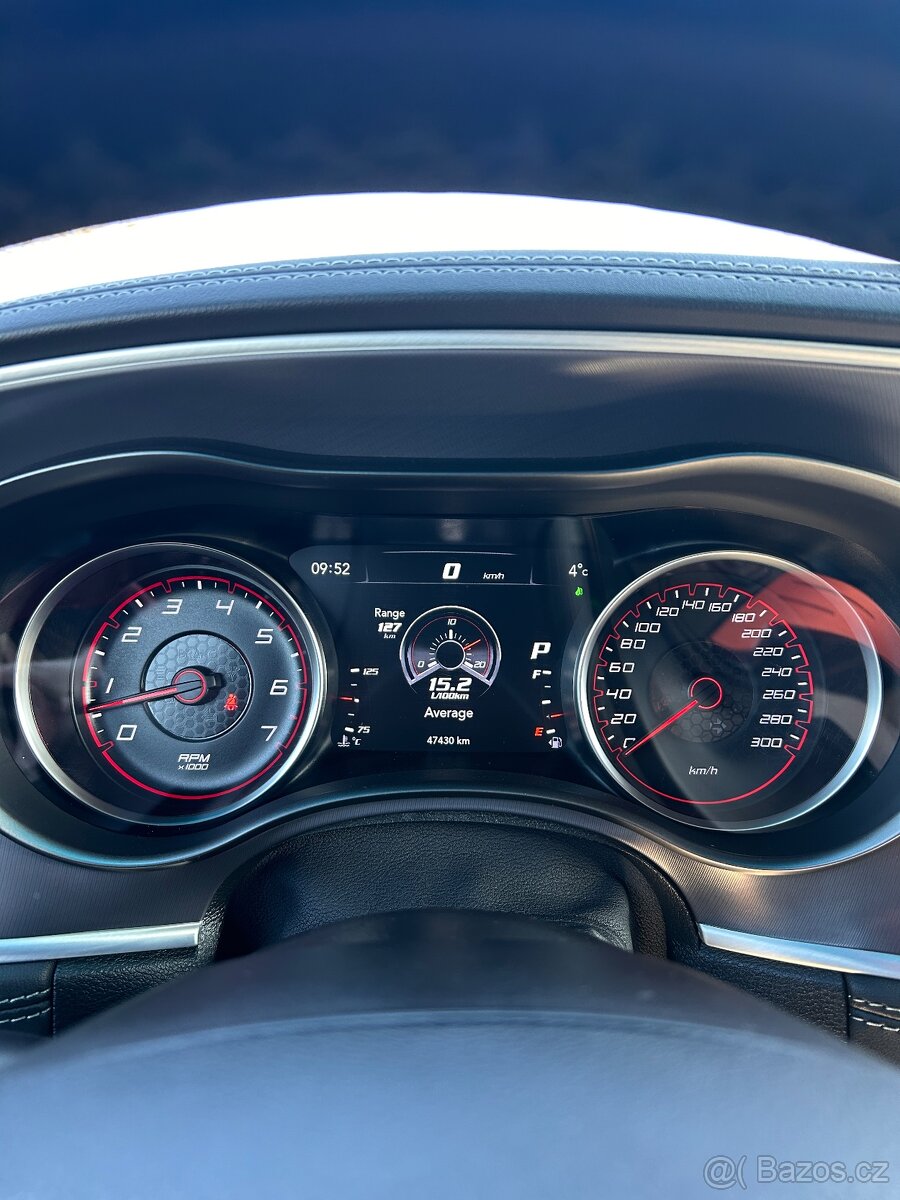 Dodge Charger 6,4 HEMI - 5