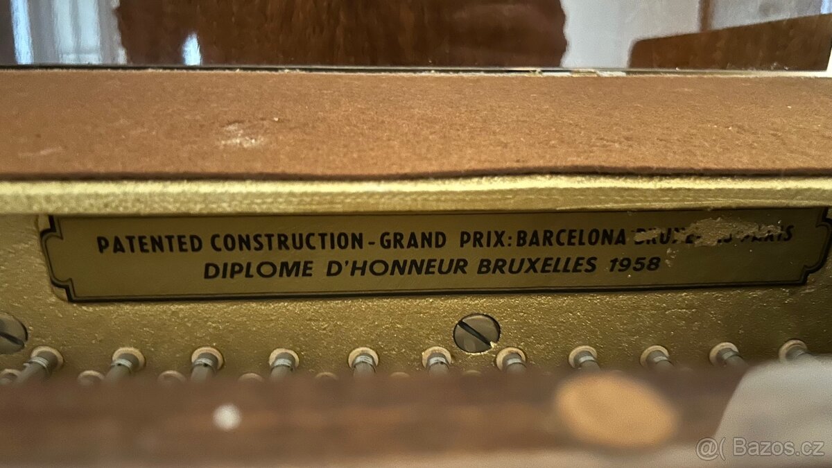 Piano PETROF - 5