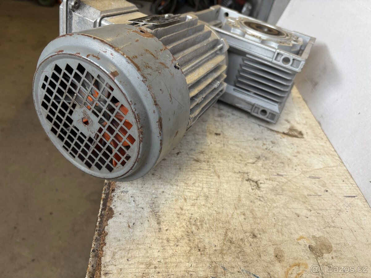 elektropřevodovka  9 ot./min - 5