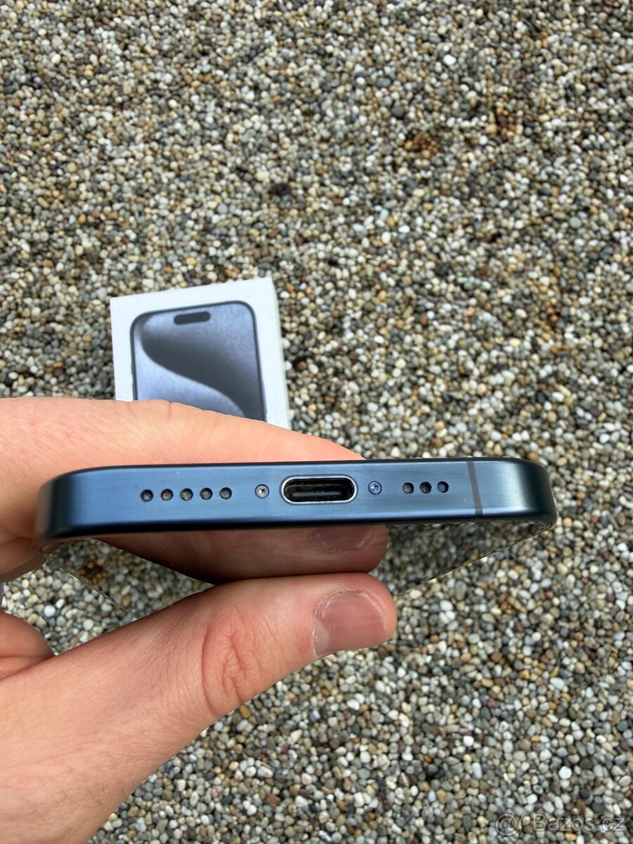 IPhone 15 pro - baterie 90% - 5