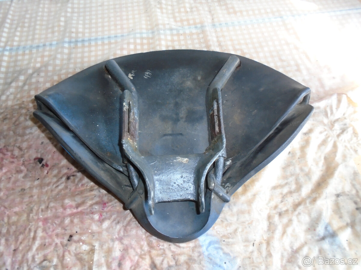 Prodám starší ráfky,sedlo na Dněpr,Ural,M72 - 5