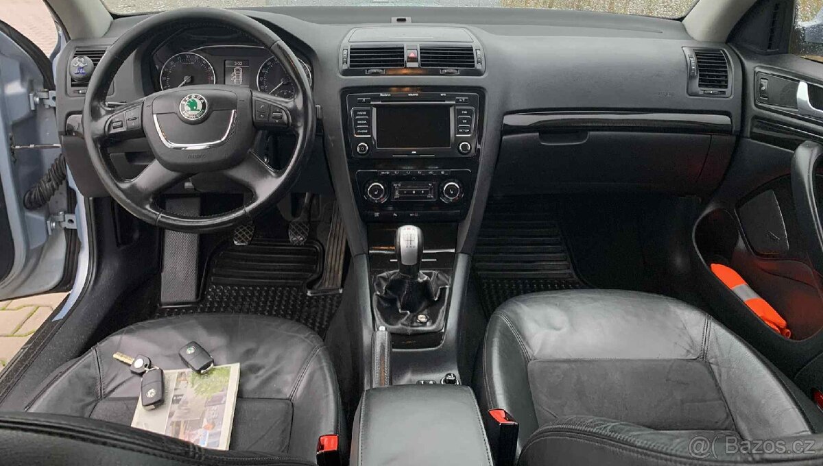 Prodám octavii 2 facelift 2009 2.0 TDI 103KW L&K nová stk - 5