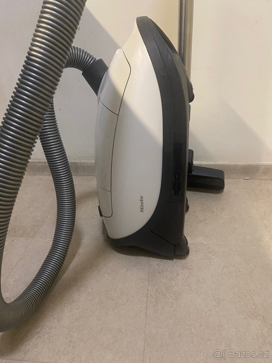 Vysavač Miele - 5